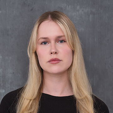 Portraitfoto der Schauspielerin Hannah Battiggé, IAF Absolventin 2026