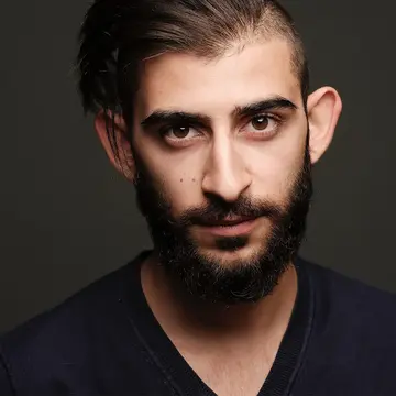 Portraitfoto des Schauspielers Georg Paluza, IAF Absolvent 2017