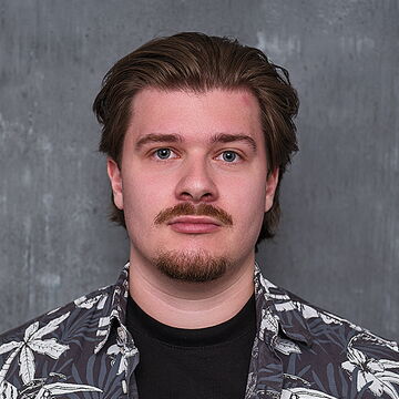 Portraitfoto des Schauspielers Joel Emerick, IAF Absolvent 2026