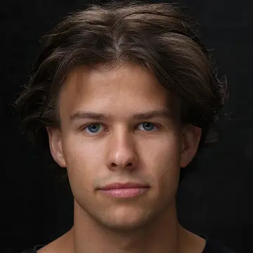 Portraitfoto des Schauspielers Dominik Partyka, IAF Absolvent 2025
