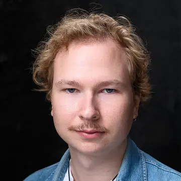 Portraitfoto des Schauspielers Daniel Magiera, IAF Absolvent 2025