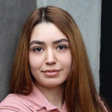 Portraitfoto der Schauspielerin Joana Niles, IAF Absolventin 2023