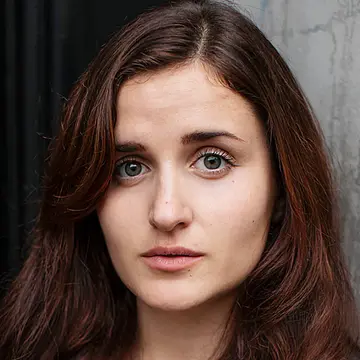 Portraitfoto der Schauspielerin Samira Yildiz, IAF Absolventin 2021