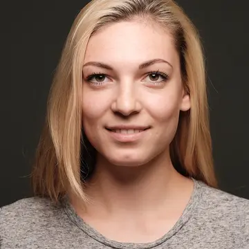 Portraitfoto der Schauspielerin Franziska Henning, IAF Absolventin 2017