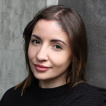 Portraitfoto der Schauspielerin Desiana Ruggero, IAF Absolventin 2023