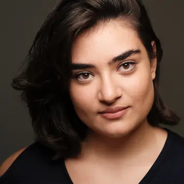 Portraitfoto der Schauspielerin Elif Kardesseven, IAF Absolventin 2017