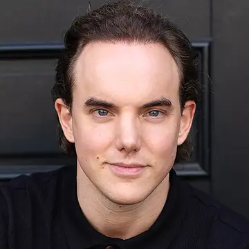 Portraitfoto des Schauspielers Kevin Kreuels, IAF Absolvent 2024