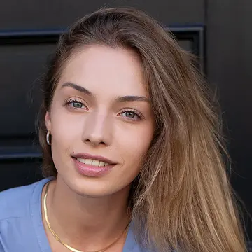 Portraitfoto der Schauspielerin Marlene Fischer, IAF Absolventin 2024