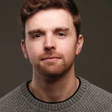 Portraitfoto des Schauspielers Johannes Büsch, IAF Absolvent 2017