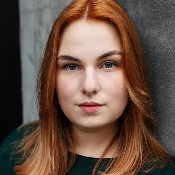 Portraitfoto der Schauspielerin Gabriela Elies, IAF Absolventin 2022
