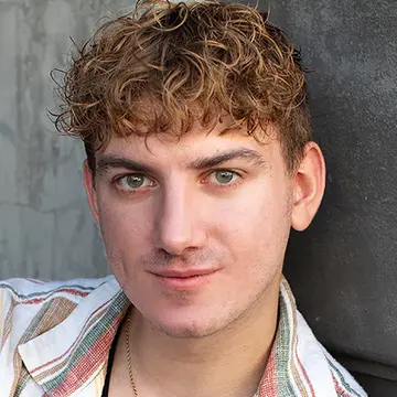 Portraitfoto des Schauspielers Massimo Negri, IAF Absolvent 2024