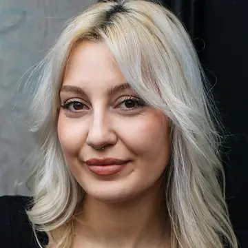 Portraitfoto der Schauspielerin Linn Telker, IAF Absolventin 2022
