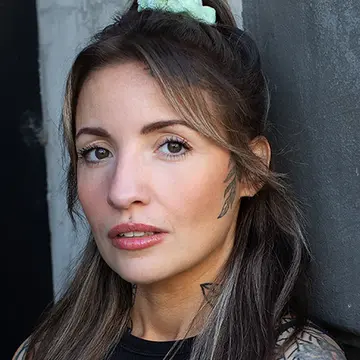 Portraitfoto der Schauspielerin Desiana Ruggero, IAF Absolventin 2024