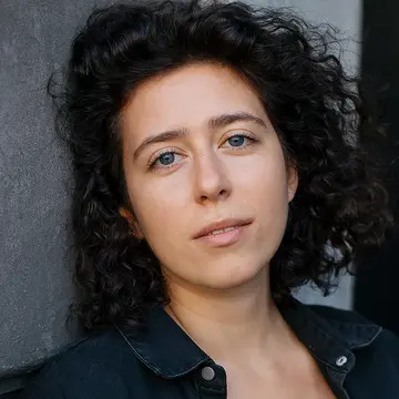 Portraitfoto der Schauspielerin Marie-Claire Delahn, IAF Absolventin 2020