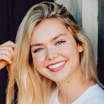Portraitfoto der Schauspielerin Laura Schilz, IAF Absolventin 2024