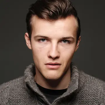 Portraitfoto des Schauspielers Juri Senft, IAF Absolvent 2017