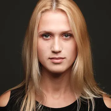 Portraitfoto der Schauspielerin Stefani Stosic, IAF Absolventin 2017