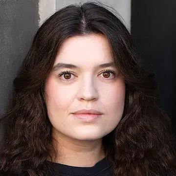 Portraitfoto der Schauspielerin Vanessa Shonila Ubi, IAF Absolventin 2024