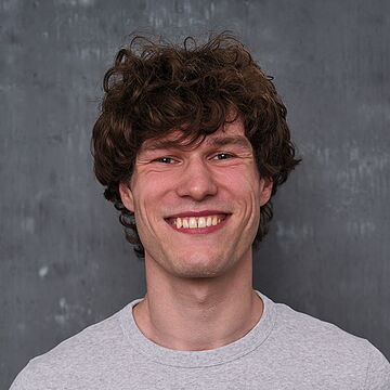 Portraitfoto des Schauspielers Titus Jourdant, IAF Absolvent 2026