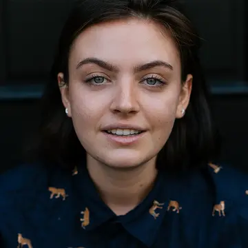 Portraitfoto der Schauspielerin Celine de Gennaro, IAF Absolventin 2020