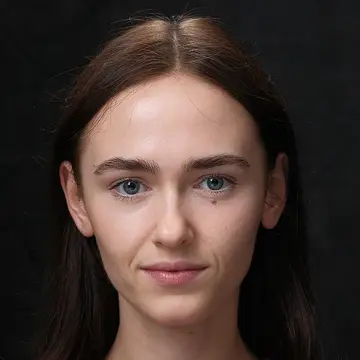 Portraitfoto der Schauspielerin Pauline Baasner, IAF Absolventin 2025