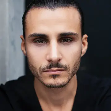 Portraitfoto des Schauspielers Charif Ounis, IAF Absolvent 2019