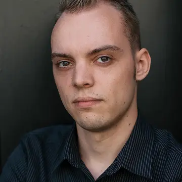 Portraitfoto des Schauspielers Paul Frenke, IAF Absolvent 2020