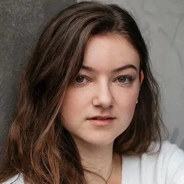 Portraitfoto der Schauspielerin Lilly Weiss, IAF Absolventin 2022
