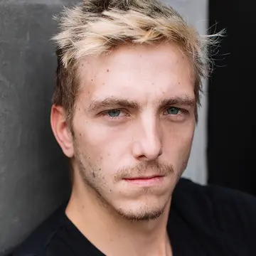 Portraitfoto des Schauspielers Maximilian Heibges, IAF Absolvent 2020