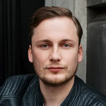 Portraitfoto des Schauspielers Ian Ahlers, IAF Absolvent 2022