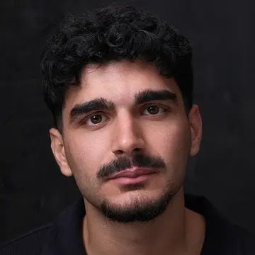 Portraitfoto des Schauspielers Berkan Ulu, IAF Absolvent 2025