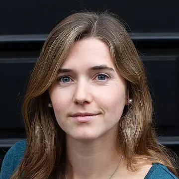 Portraitfoto der Schauspielerin Jasmin Affolter, IAF Absolventin 2023