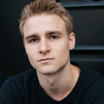 Portraitfoto des Schauspielers Anton Feiste, IAF Absolvent 2020