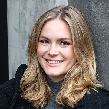 Portraitfoto der Schauspielerin Pauline Galler, IAF Absolventin 2023