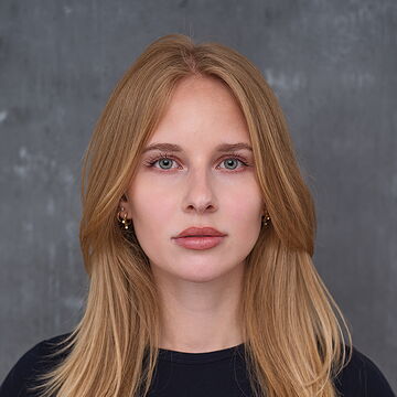 Portraitfoto der Schauspielerin Fine Lehnertz, IAF Absolventi 2026