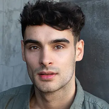 Portraitfoto des Schauspielers Nicholas Jolly, IAF Absolvent 2024