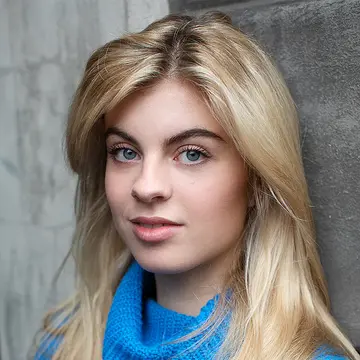 Portraitfoto der Schauspielerin Tara Klanke, IAF Absolventin 2023