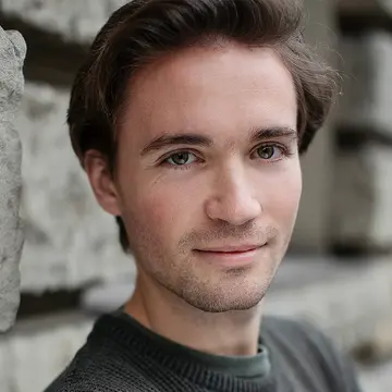 Portraitfoto des Schauspielers Michael von der Brelie, IAF Absolvent 2019