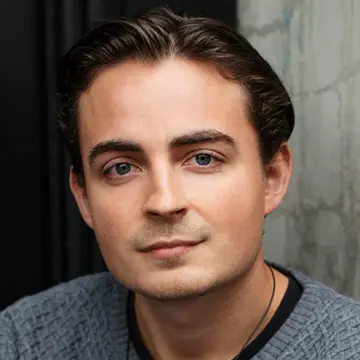 Portraitfoto des Schauspielers Miles Hafeneth, IAF Absolvent 2021