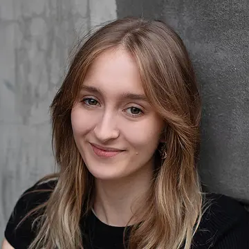 Portraitfoto der Schauspielerin Jill Molitor, IAF Absolventin 2023
