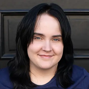 Portraitfoto der Schauspielerin Sofiya Root, IAF Absolventin 2024