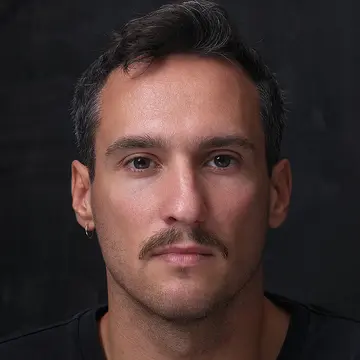 Portraitfoto der Schauspielerin Casey Steinhauer, IAF Absolventin 2025